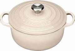 Le Creuset Signature Round Casserole - DUNE/ALMOND - 22cm