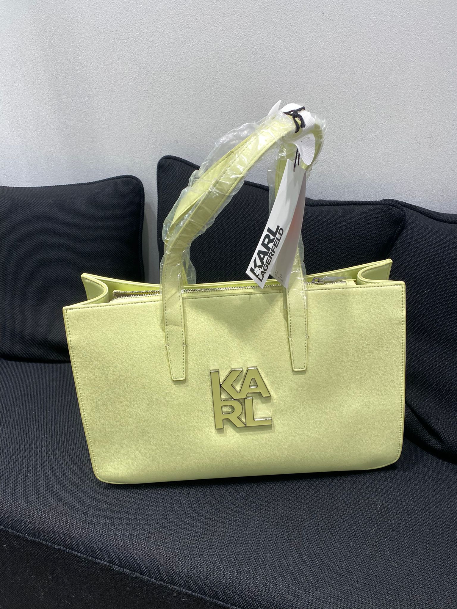 Karl Lagerfeld K/Karl Block Logo Tote - Daiquiri Green - 23UW3023 / 35 X 25 X 14 CM