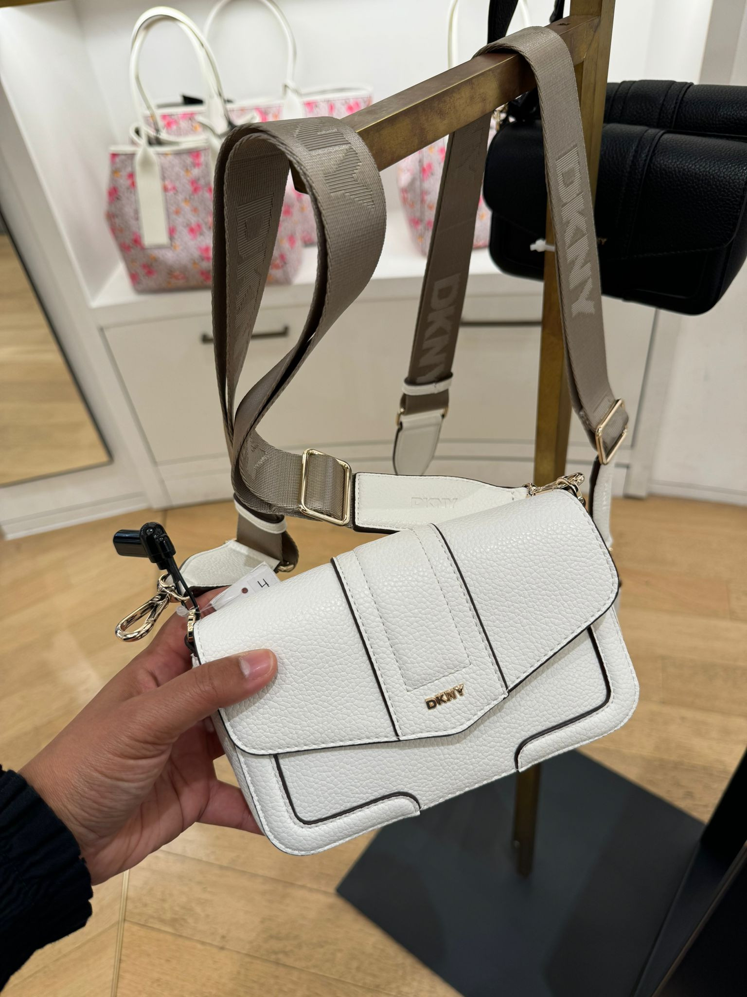 Dkny Maxxe Crossbody - Gyo / Coconut Milk - R423AE78 / 19 x 12 x 6 cm