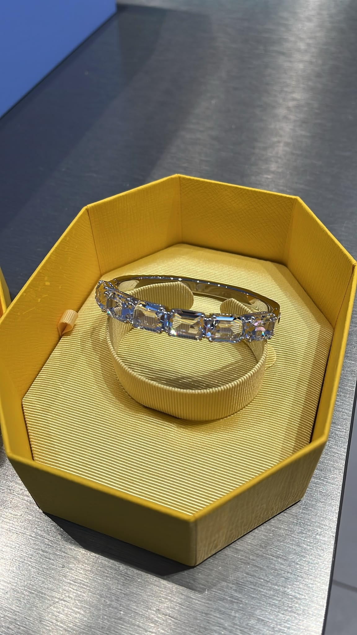 Swarovski Bangle - Whi / Rhs - 5696322 / Size M