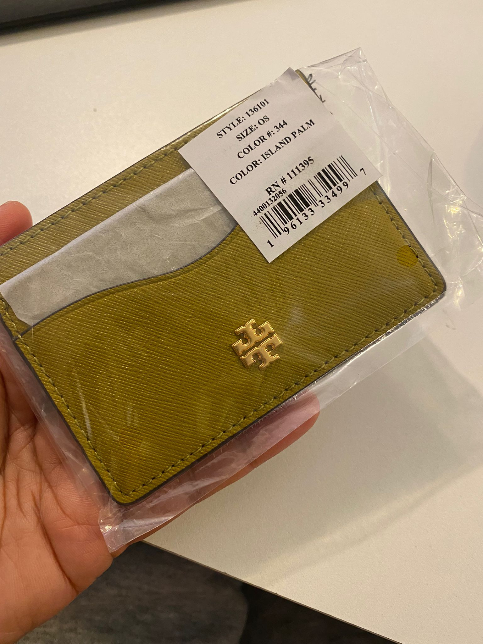 AzuraMart - Tory Burch Emerson Card Case - Island Palm - One Size / 136101