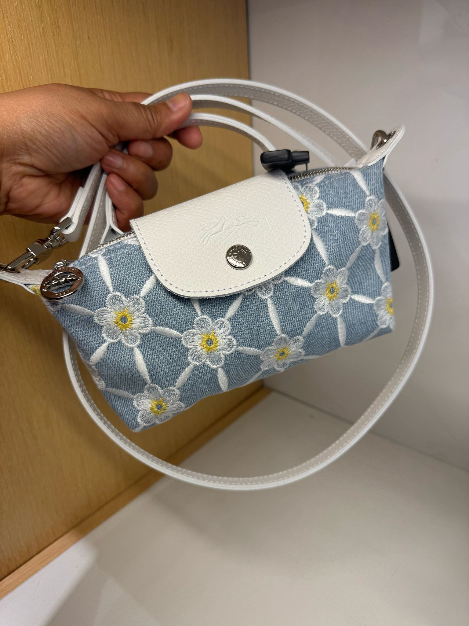 Longchamp Pouch Top Handle with long strap - Daisy - 34205HEW028