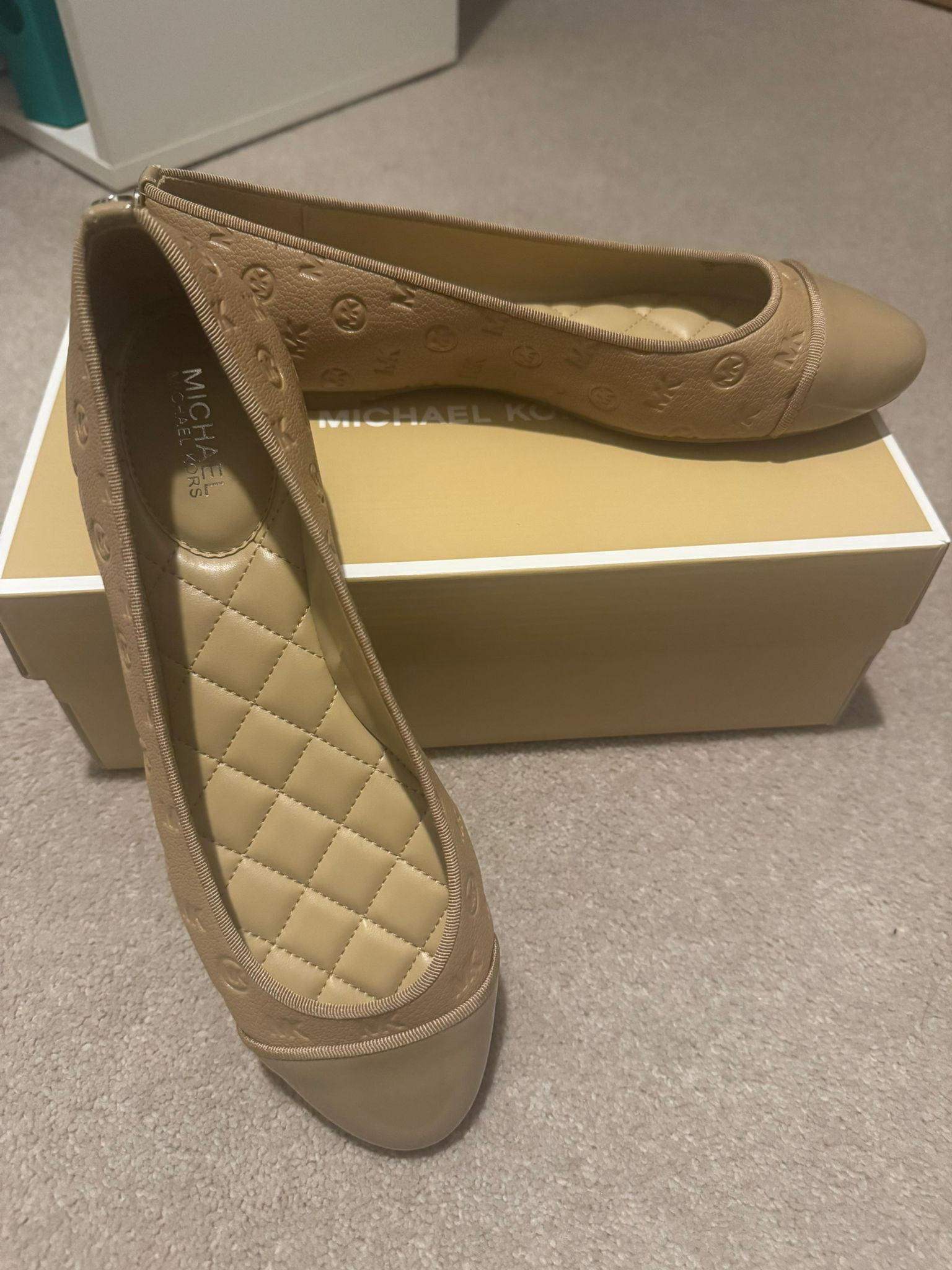 Michael Kors Arielle Ballet - 49R6ARFP1L / CAMEL - Size Us 8.5