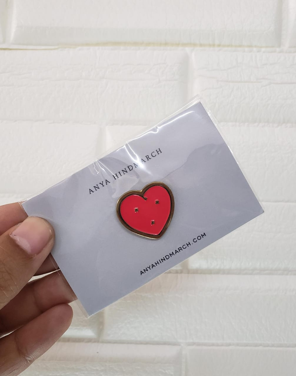 ANYA HINDMARCH PIN - LOVE - ONE SIZE