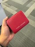 MARC JACOBS COMPACT WALLET - SAVVY RED - 11 X 9 X 3 CM