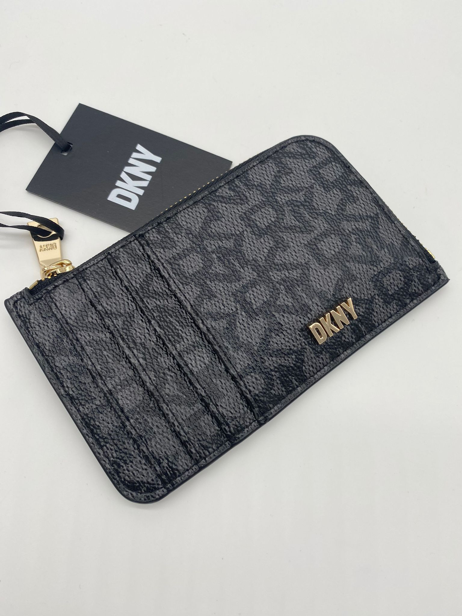 Dkny cardholder/coin purse, Women's Fashion, Bags & Wallets, Wallets & Card  holders on Carousell