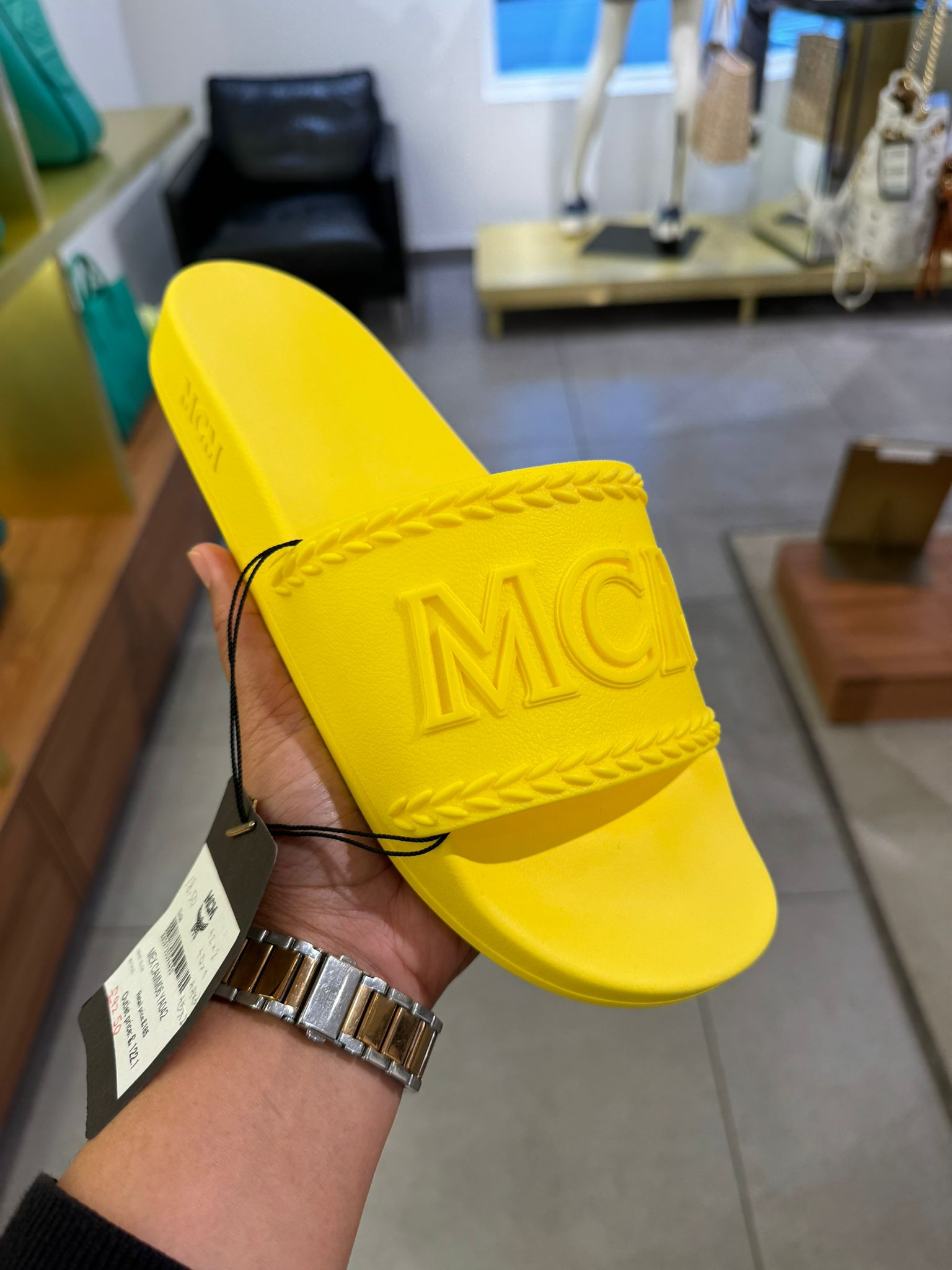 MCM Slider - Vibrant Yellow - Eur 41