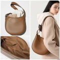 UNIQLO Crossbody - Brown - 26 x 21 x 9 cm