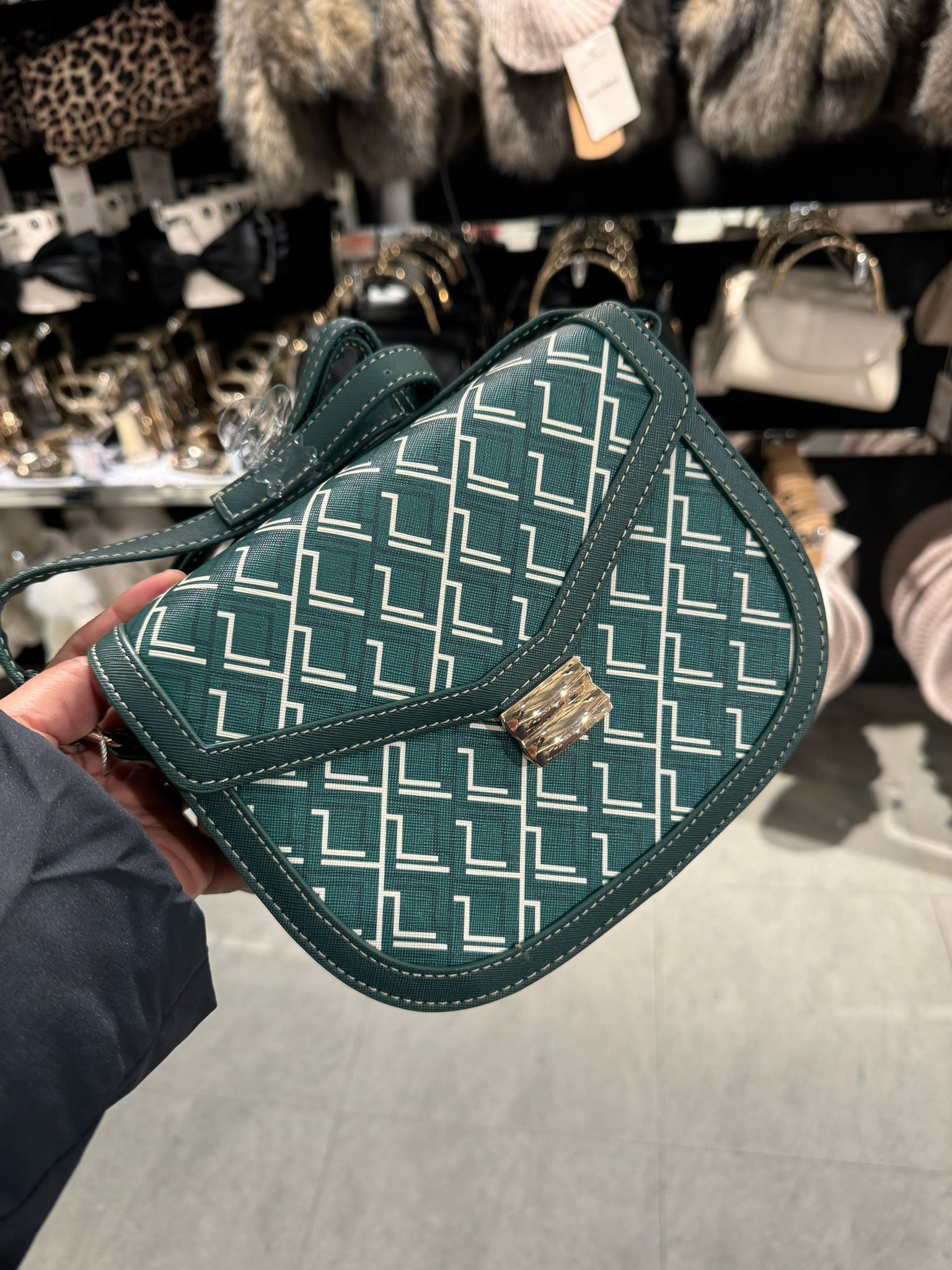 PRIMARK Crossbody - Green - 21 x 18 x 8 cm