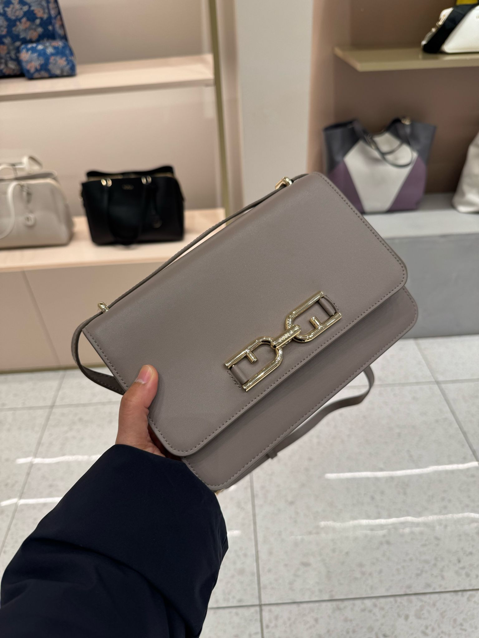 Furla Meti - Stucco Gray - 24 x 16 x 5.5 cm
