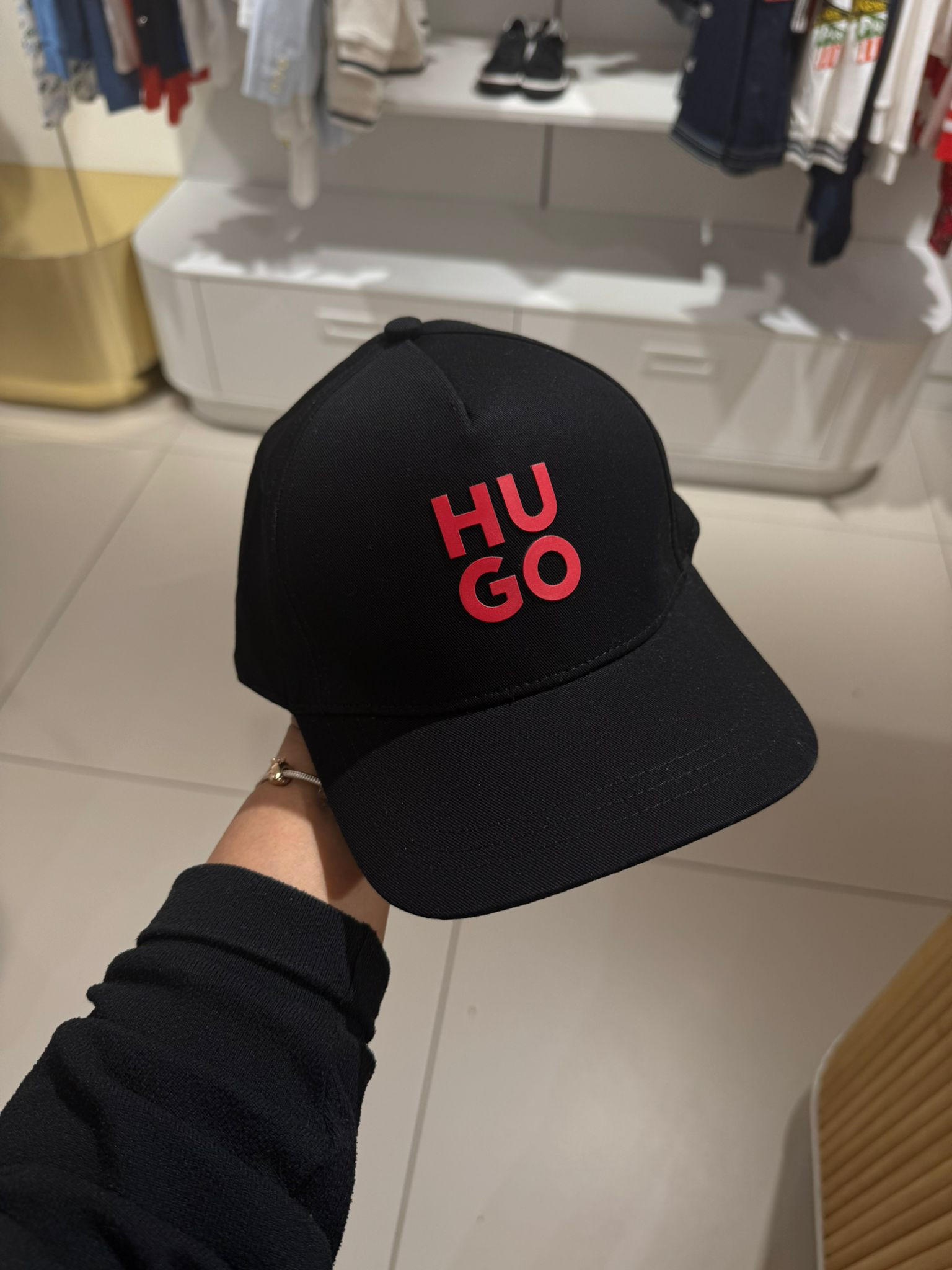 Hugo Boss Cap - G00119 / Black - Size 56