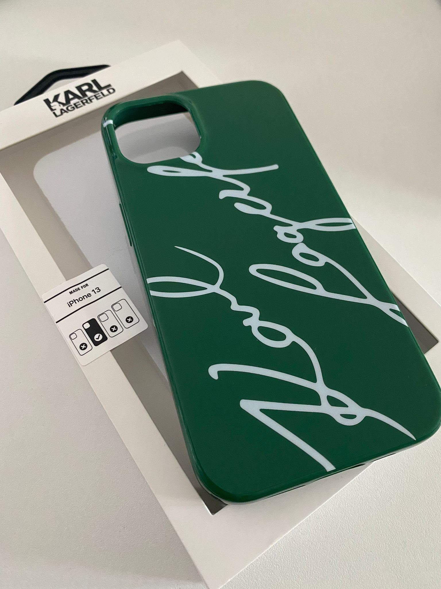 Karl Lagerfeld Shiny Signature Iphone Case - CG220065 - Iphone 13