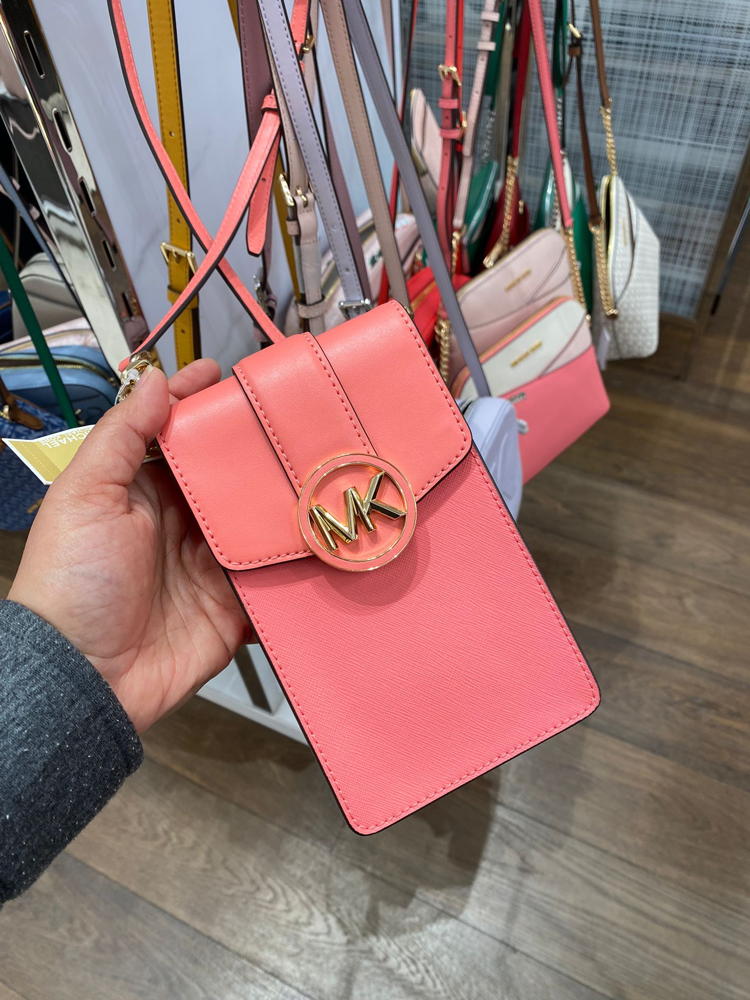 Michael kors best sale iphone crossbody