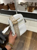 Michael Kors Crossbody - Optic White - 35T4STTC2L / 18.5 x 14 x 5 CM