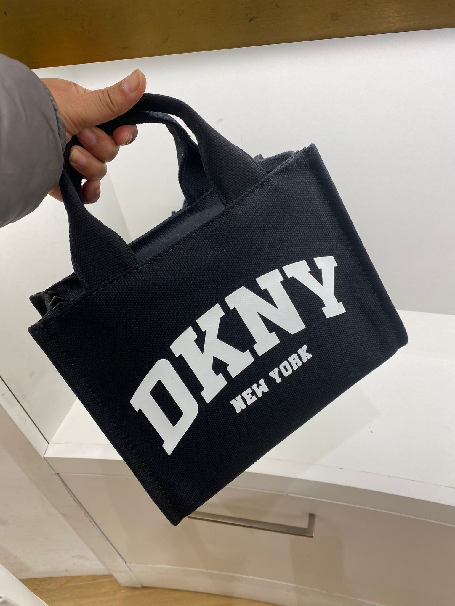 Dkny Top Handle Crossbody - R41AOC80 / Black - 25 x 22 x 12 CM