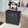 Marc Jacobs Zipped Quilted Tote - Black - 35 x 32 x 14 cm